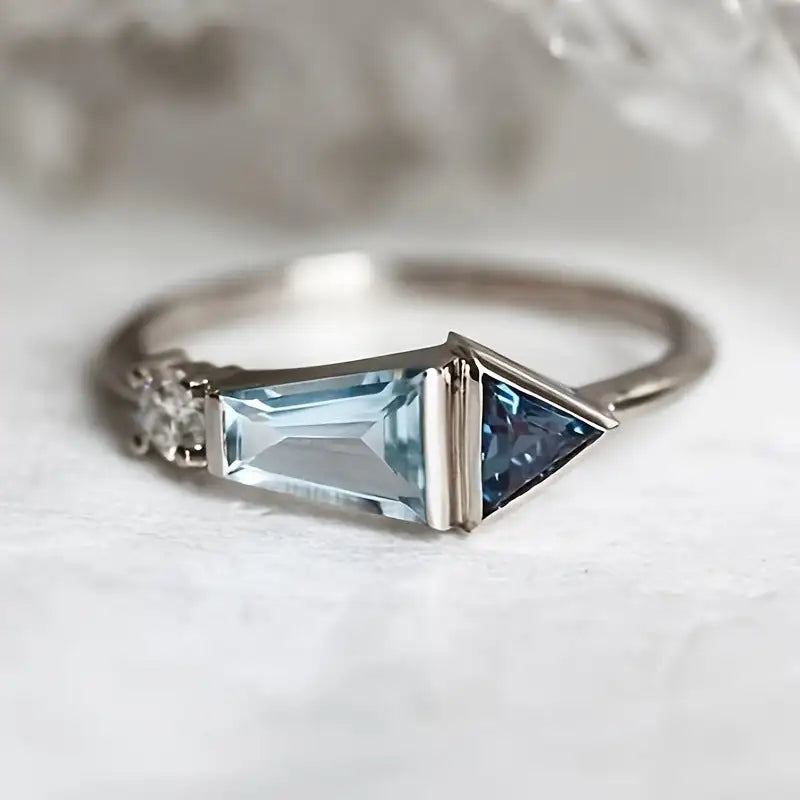 Simple And Light Luxury Inlaid Sea Blue Zircon Ring