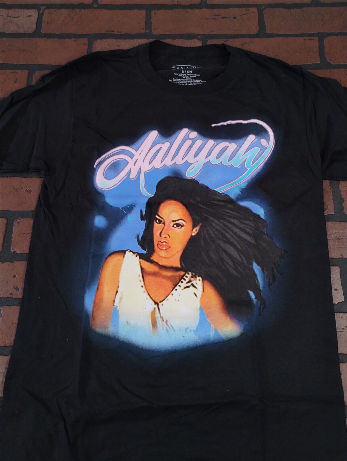 AALIYAH - 2021 Pink/Blue Logo T-shirt ~Licensed / Never Worn~ S