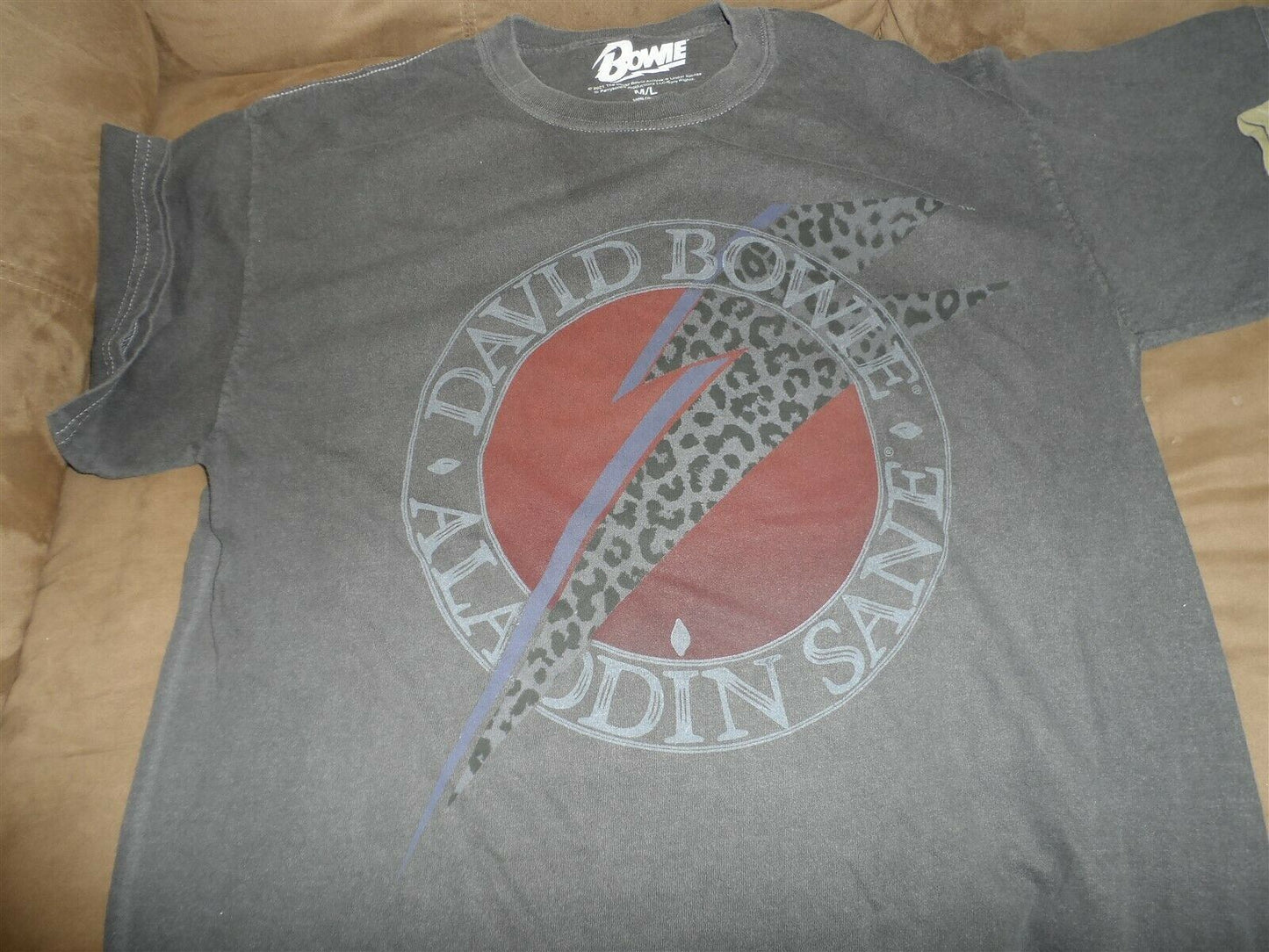 DAVID BOWIE - 2021 Aladdin Sane Distressed T-shirt ~Never Worn~ M/L Oversized