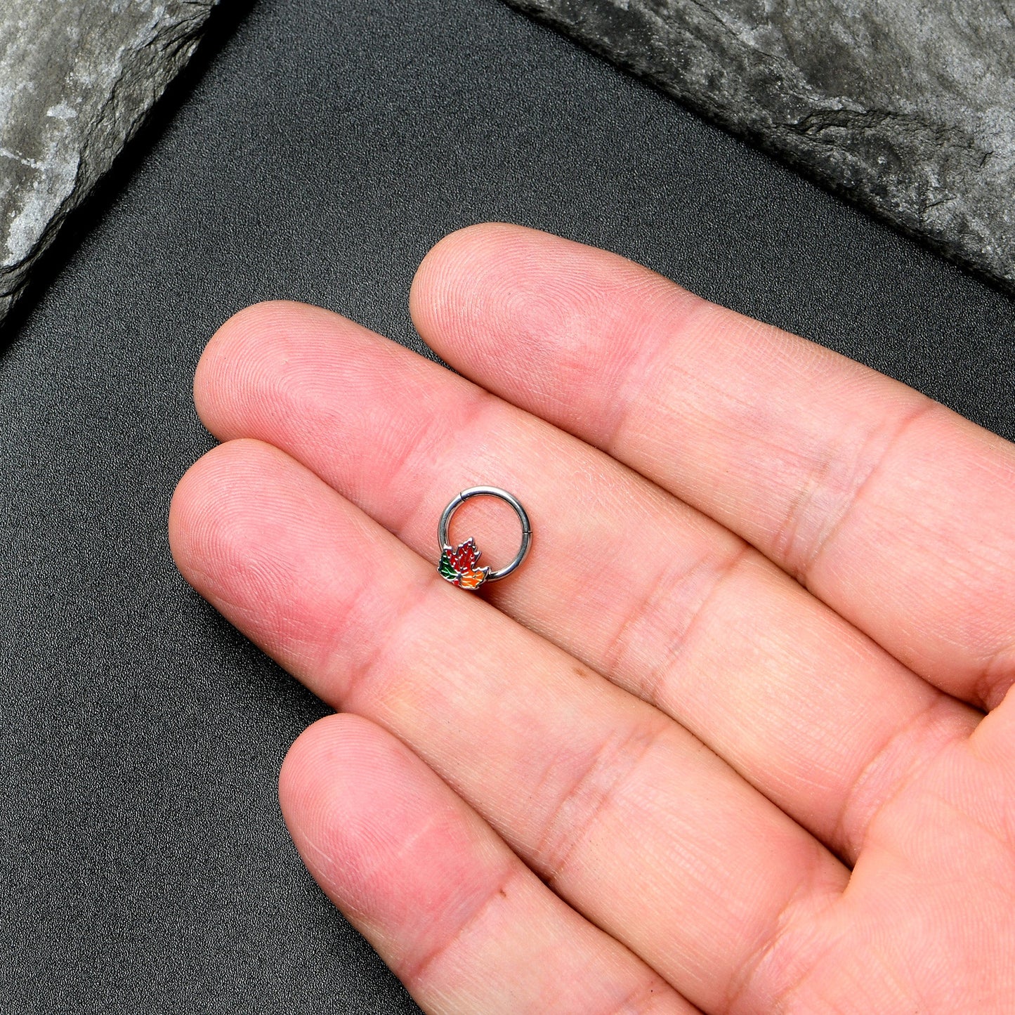 16G 5/16 Tricolor Red Autumn Maple Leaf Hinged Segment Ring