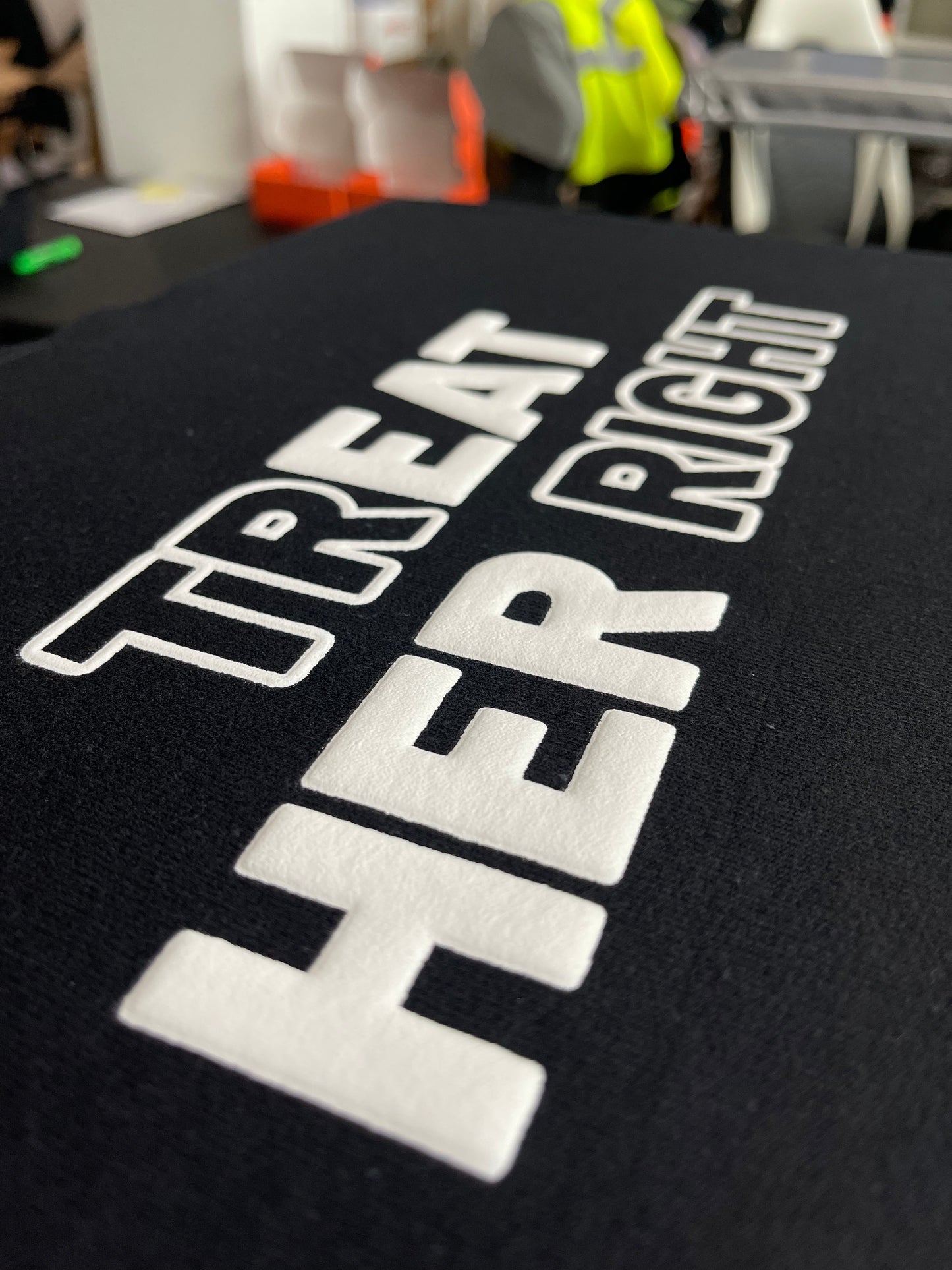 TR EAT HER RIGHT | Hoodie