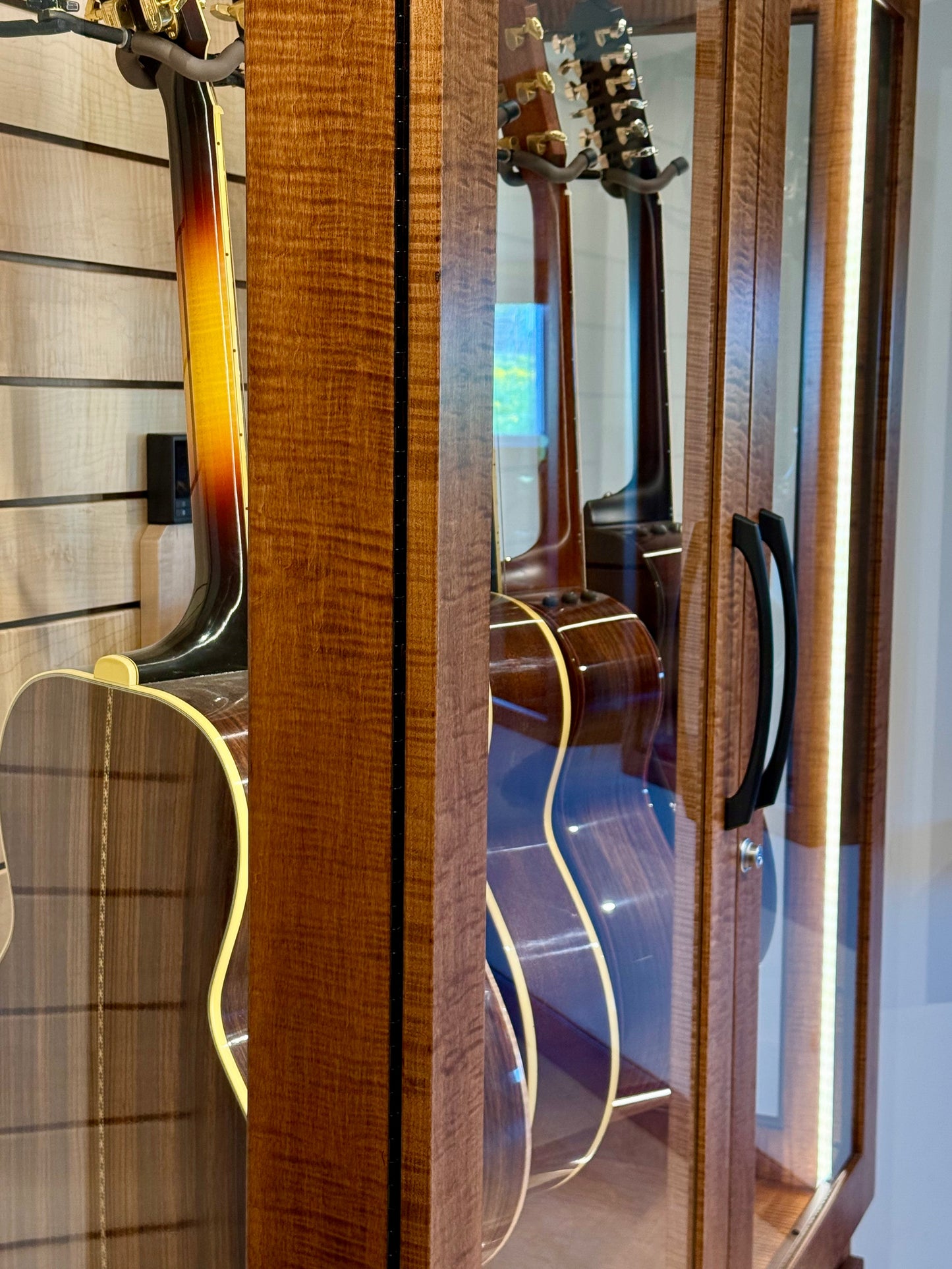 ClimaCab Traditional | Flame Maple with Boston Stain and Natural Flame Maple Slat Wall *Available November 2025