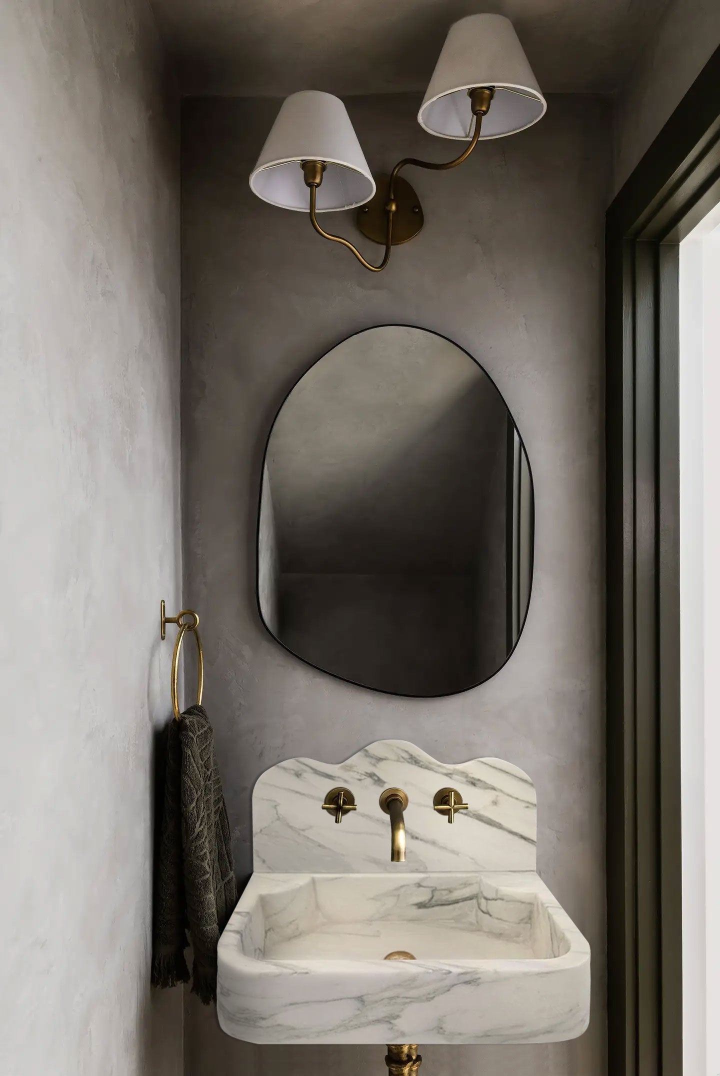 Calacatta White Marble Wall-Mount Bathroom Sink with Arabesque Backsplash (W)16" (L)24" (H)5"