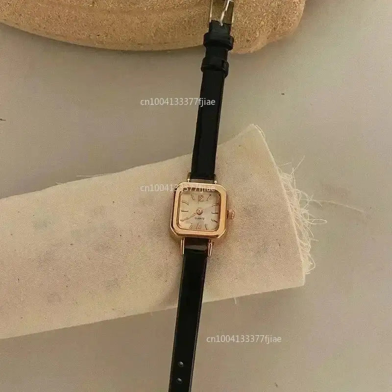Hot Sales Women Watch Small Square Dial Thin Leather Strap Ladies Wristwatch Elegant Quartz Female Watches Casual reloj mujer