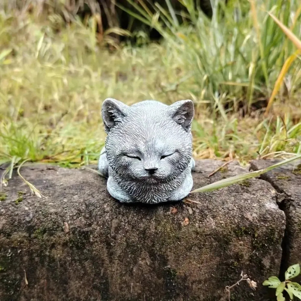 Cat Ornament Resin Cat Statue Realistic Unique Animal Figurines Cartoon Cat Sculpture Courtyard
