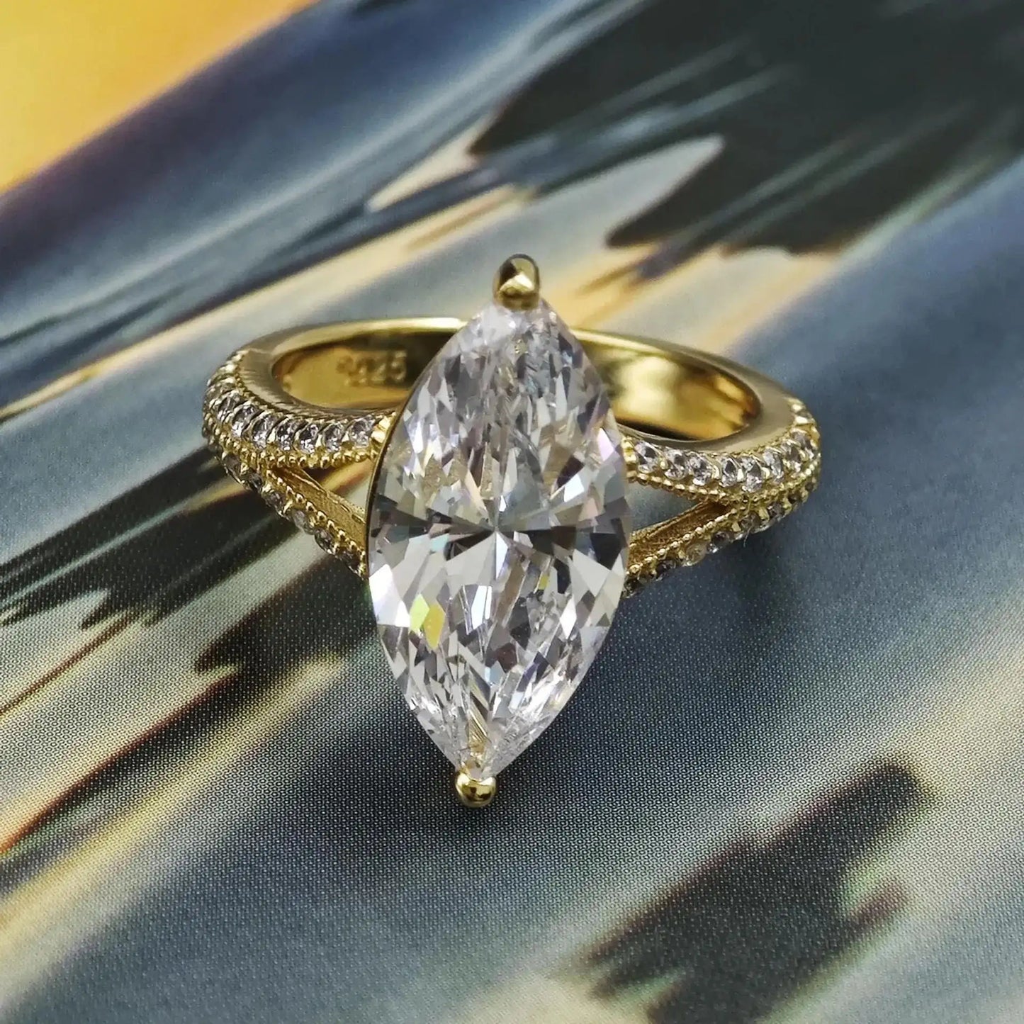 Diamond-studded Ring Women's Design Water Drop Pear Shape