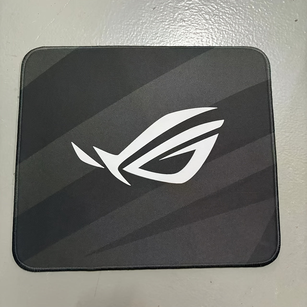 1pc 4mm Thick Gaming Mouse Pad With Locking Edge, Ideal For Esports And Office Use