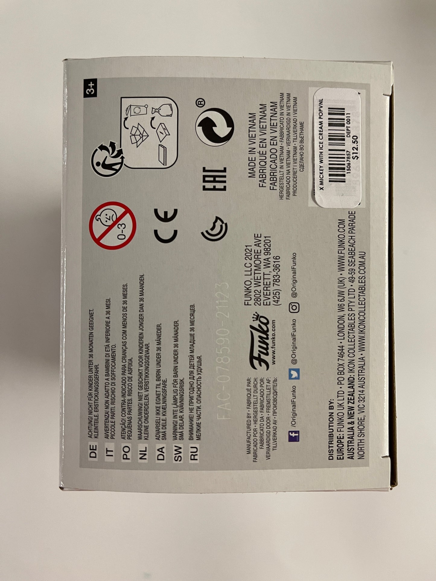 Funko Pop! Disney Mickey Mouse With Ice Cream #1075 Hot Topic National Ice Cream Day Exclusive