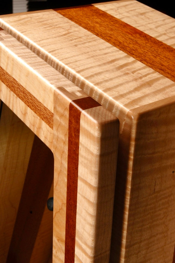 ClimaStand Triangle Humidor with Base - Flamed Maple with Mahogany