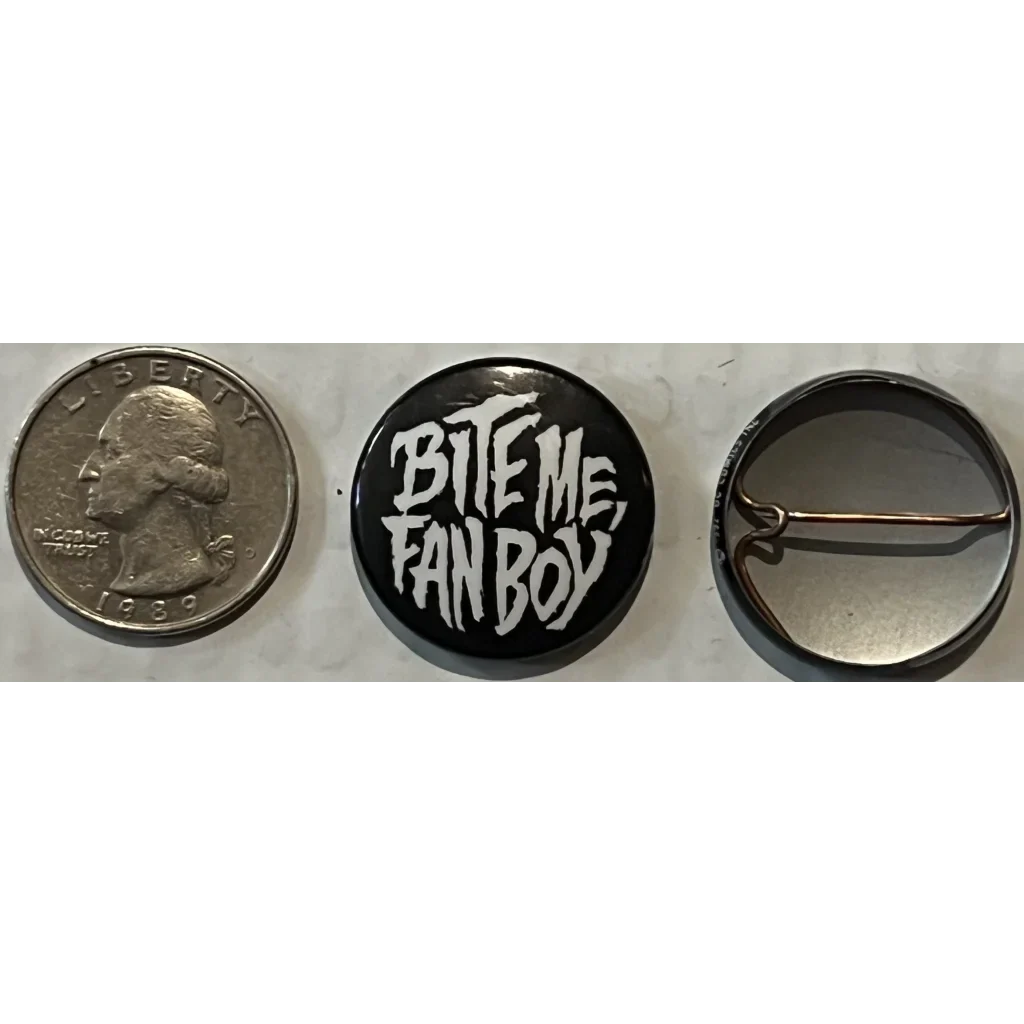 Vintage 1990s DC Comics Lobo’s Back #1 “Bite Me” Fan Boy Promo Pinback 1" 🖤🔥