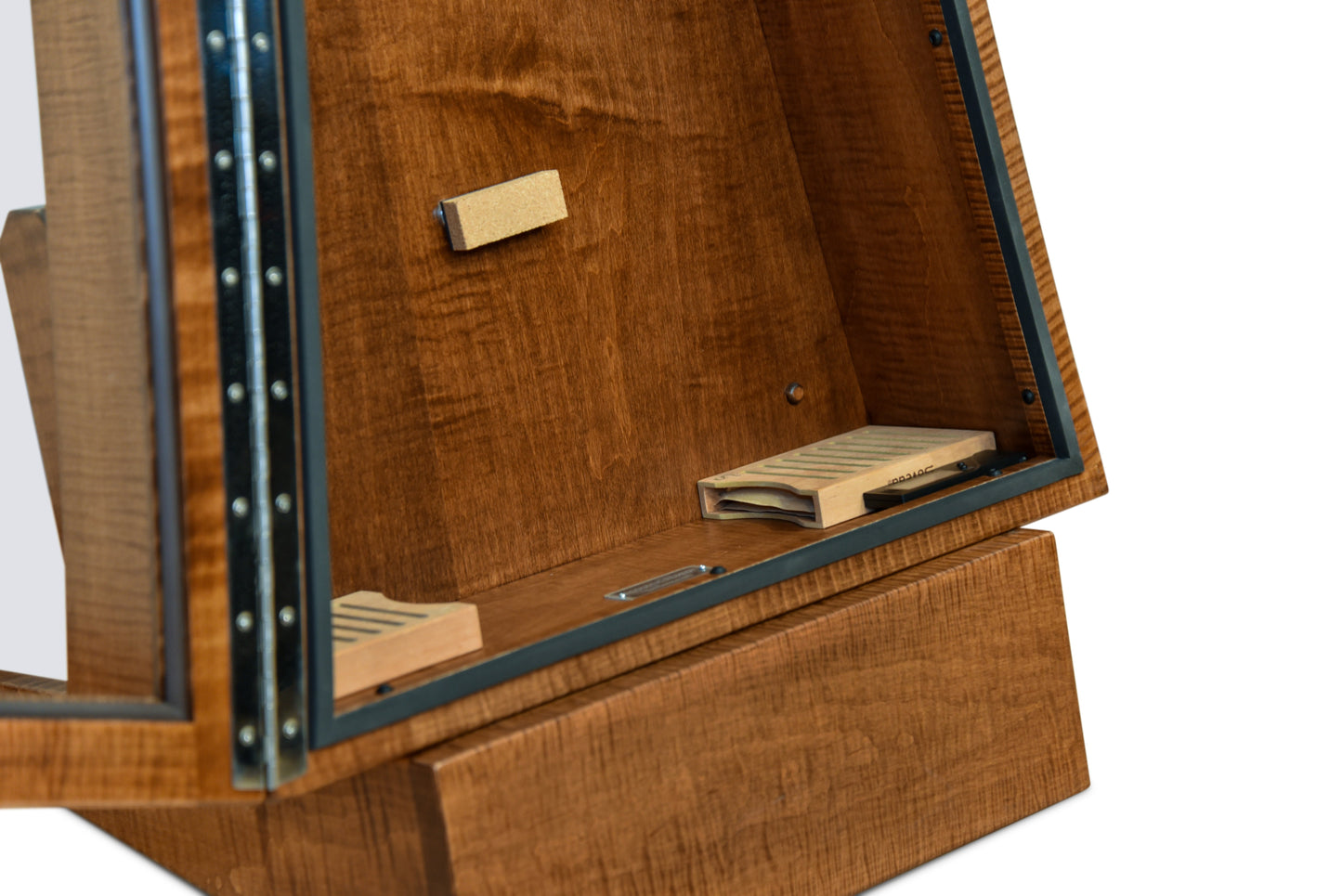 ClimaStand Triangle Humidor with Base - Flamed Maple with Boston Stain