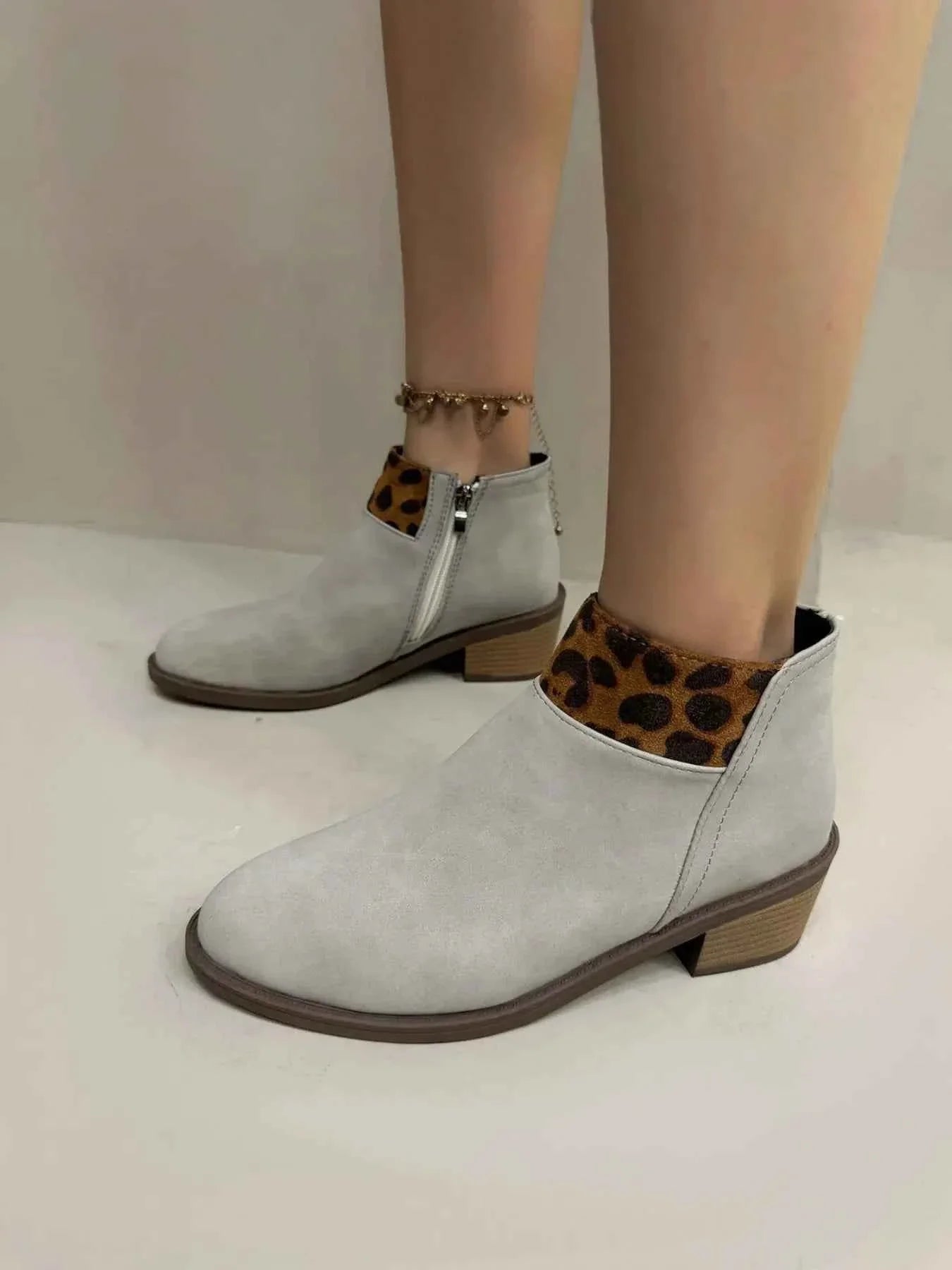 Stylish Leopard Block : Heels Boots