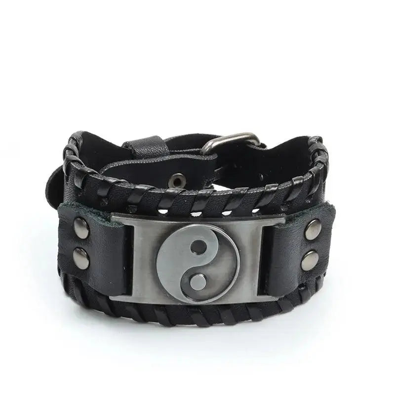 New Trendy Wide Leather Pirate Compass Bracelet Men's Bracelet Fashion Metal Compass Pattern Bracelet Accessories Party Jewelry - Premium Accessories from Lizard Vigilante - Just $17.99! Shop now at Lizard Vigilante