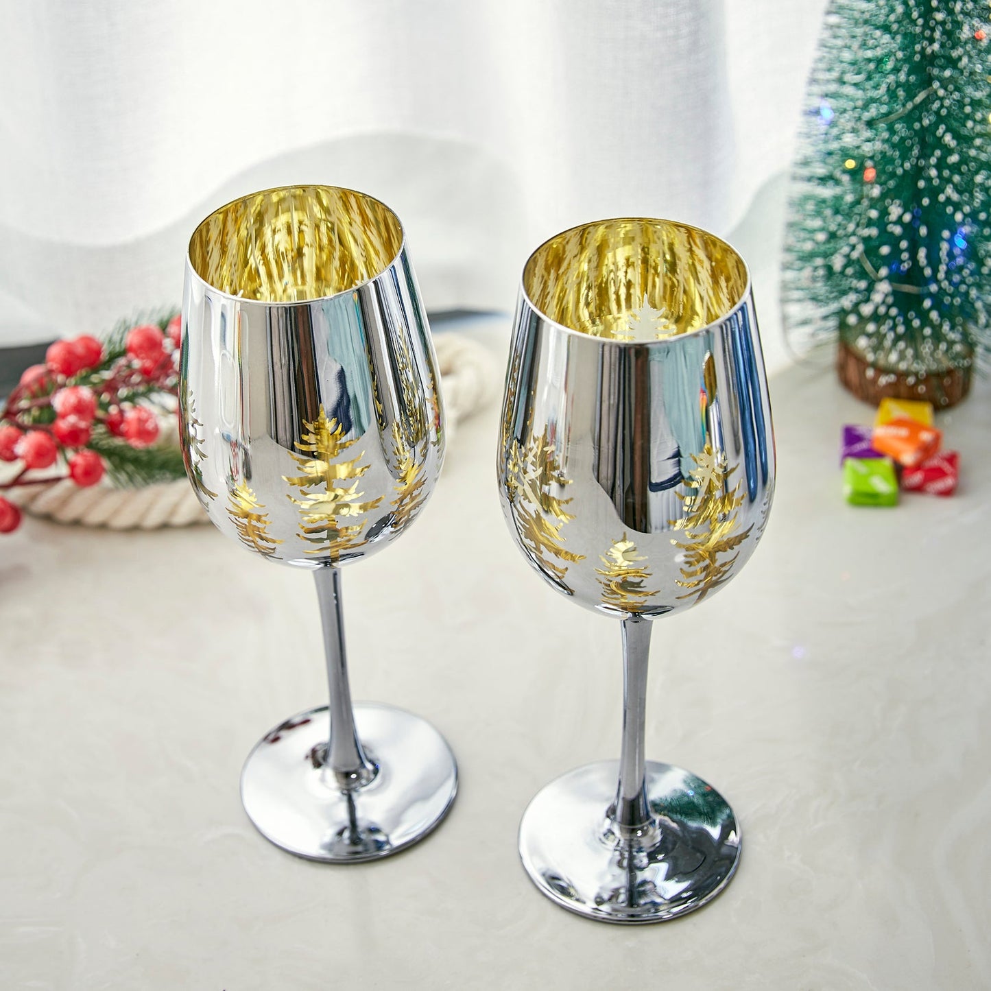 Crystal Christmas Tree Stemmed Wine & Water Glasses - Set of 2 - Holiday Themed Vibrant Gold Etched Winter Snow Wonderland Frosted Glass, Perfect For Seasonal Parties, Gifts for Him & Her Trees Décor