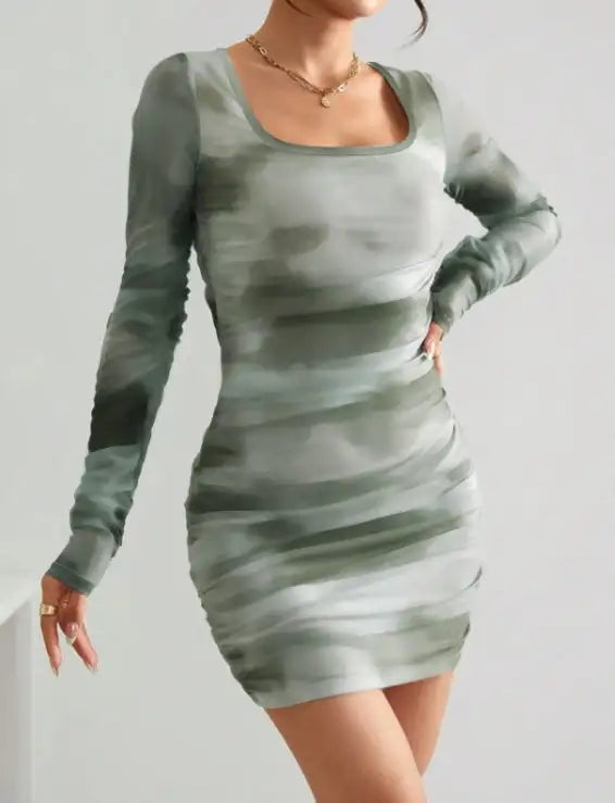 Ladies' Square Neck Printed Fashionable Slim Fit Dress With A Wrapped Buttocks