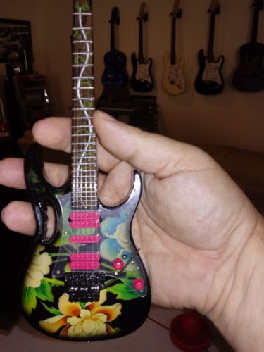 STEVE VAI - Signature Lotus Flower 1:4 Scale Replica Guitar ~Axe Heaven