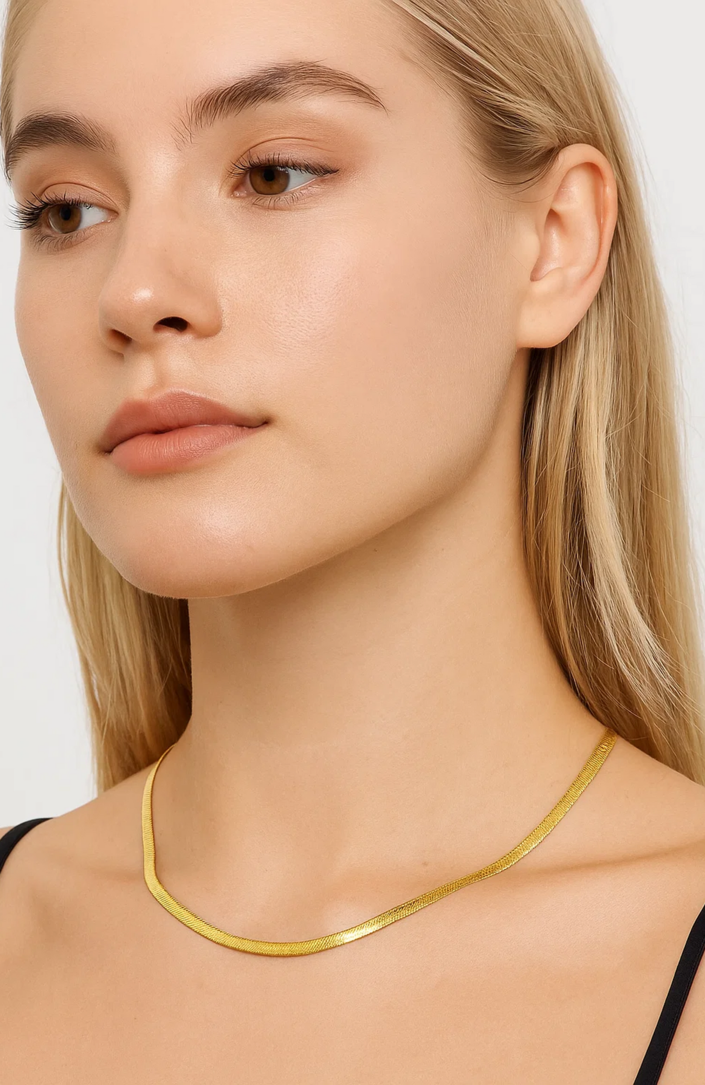 Snake Chain Necklace – Sleek and Timeless Elegance