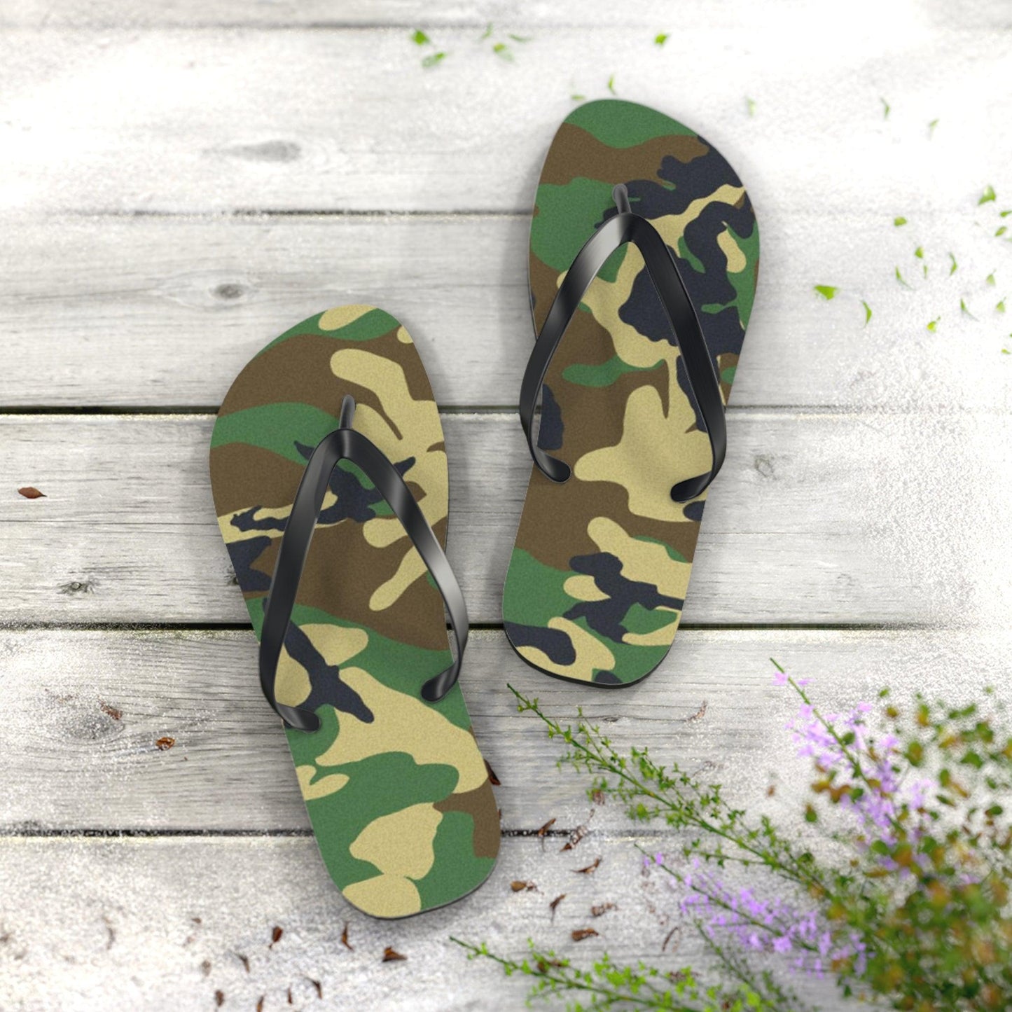 Men's Green Camouflage Flip Flops - Lizard Vigilante