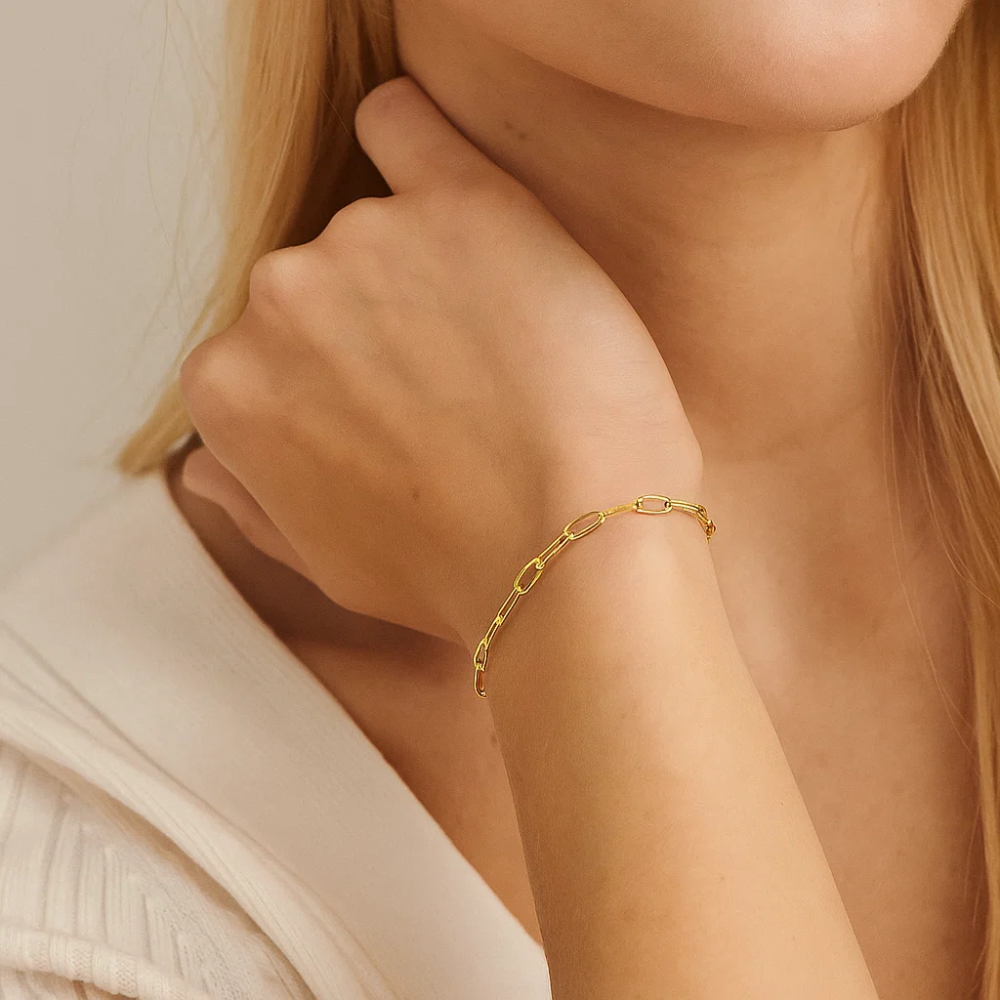 Elegant Paperclip Link Bracelet