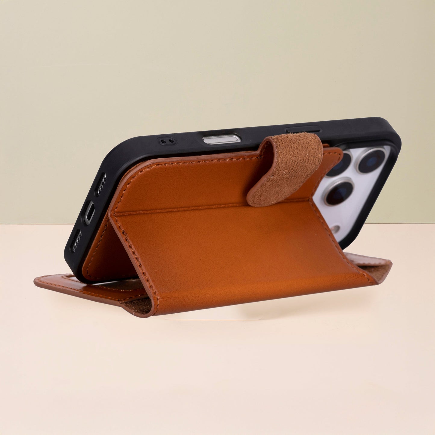 Leather iPhone 17 Pro Wallet Case – Rustic Brown - Austin