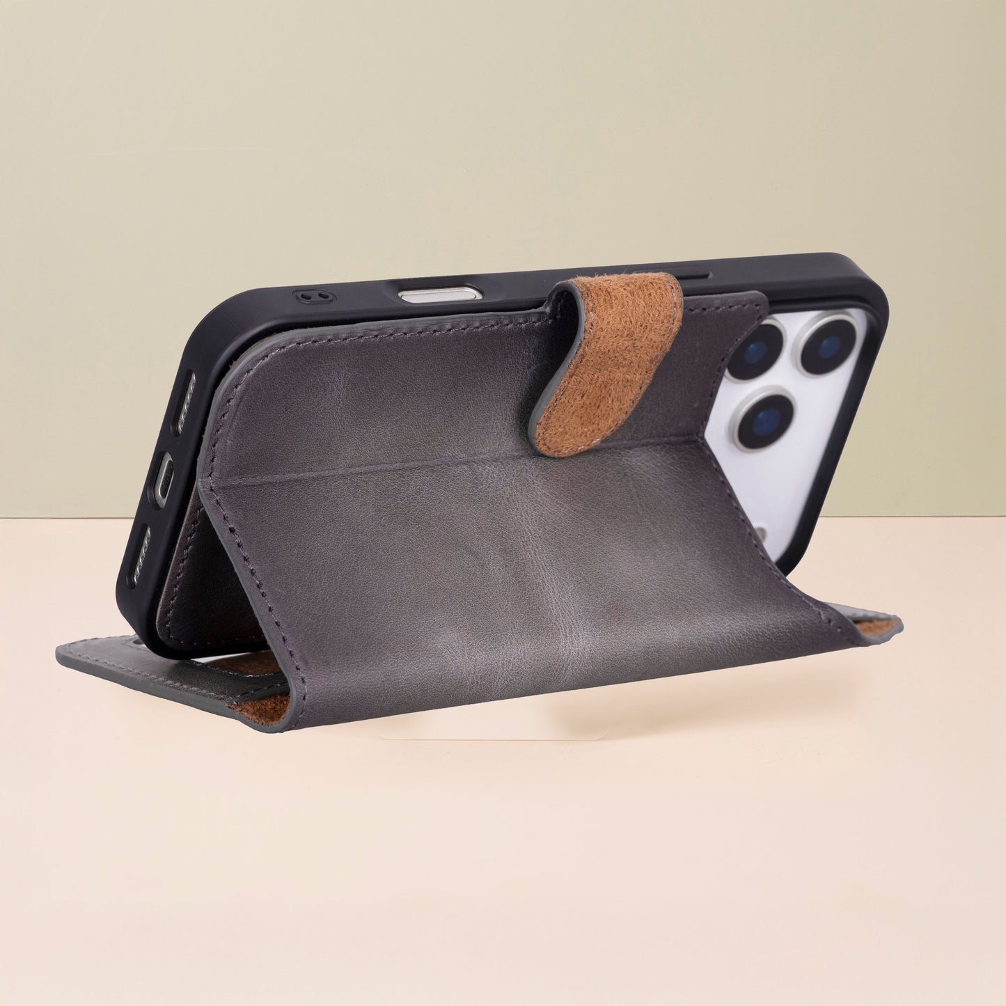 Leather iPhone 17 Pro Wallet Case – Gray - Austin