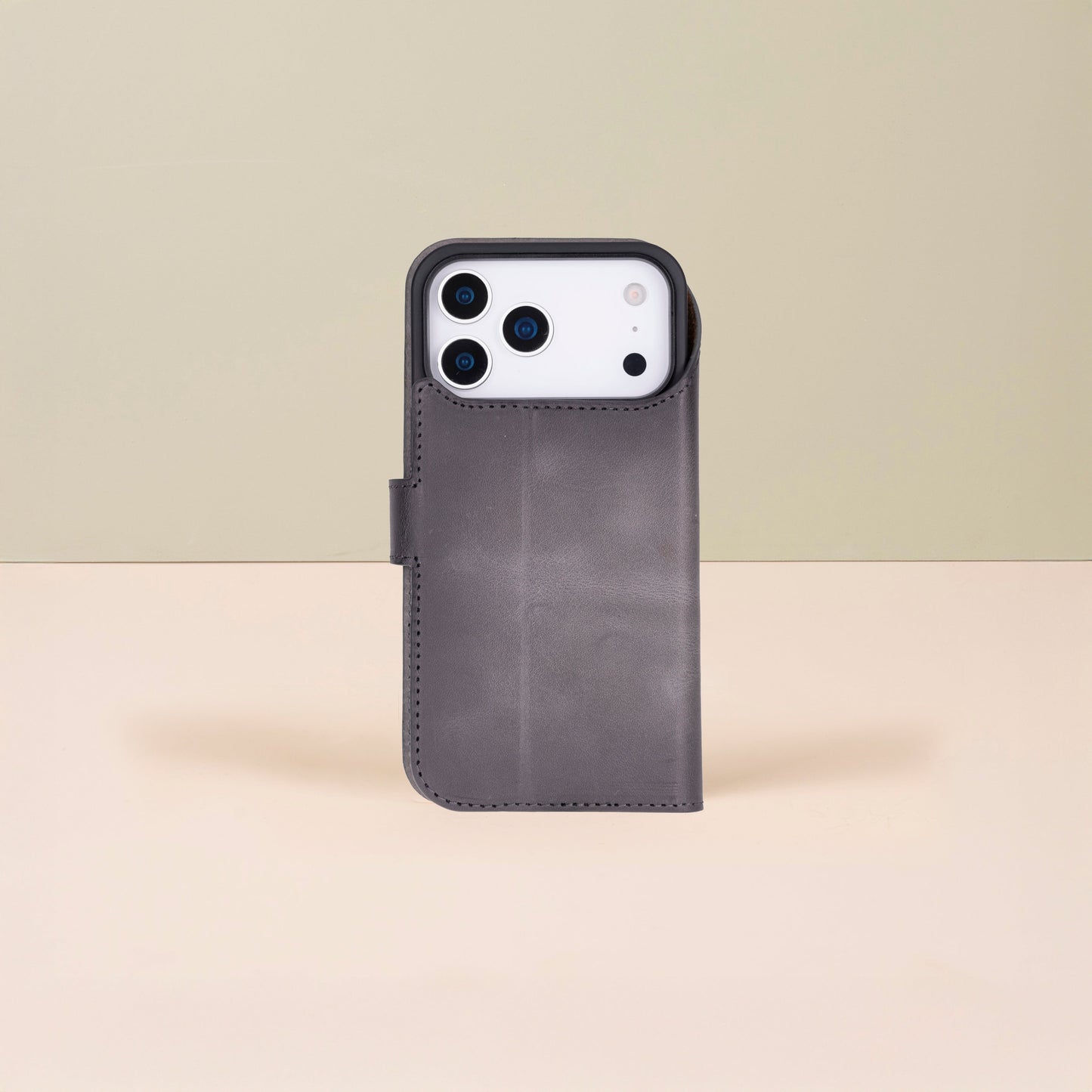 Leather iPhone 17 Pro Wallet Case – Gray - Austin