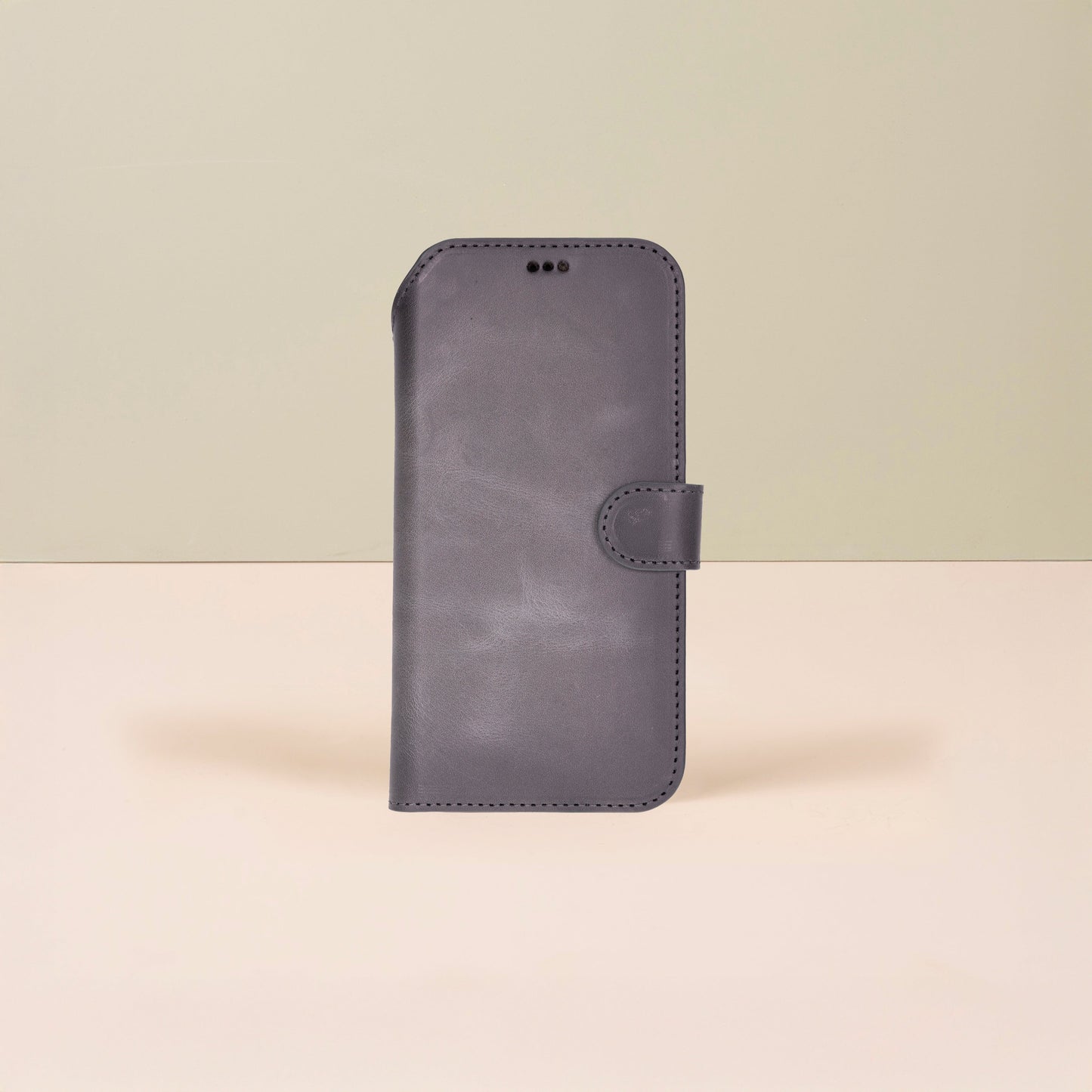 Leather iPhone 17 Pro Wallet Case – Gray - Austin
