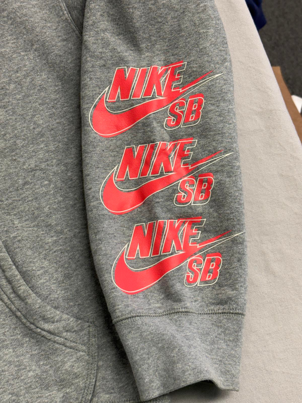 Nike SB Hoodie - Nike Skateboarding Hoodie Gray pullover M
