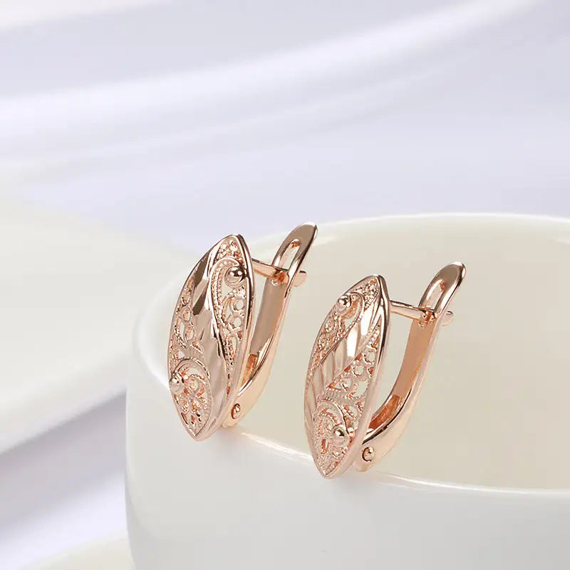 French Hollow Pattern Heart-shaped Earrings