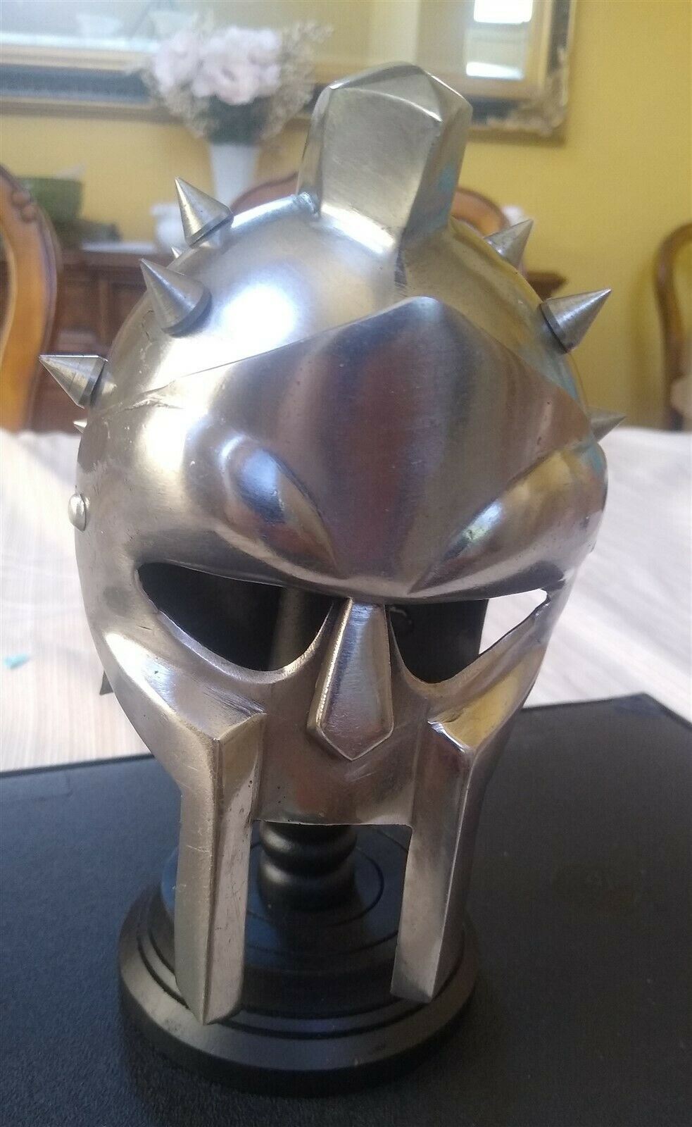 Miniature 7 Inch 18-Gauge Steel Spiked Gladiator Helmet W/Stand
