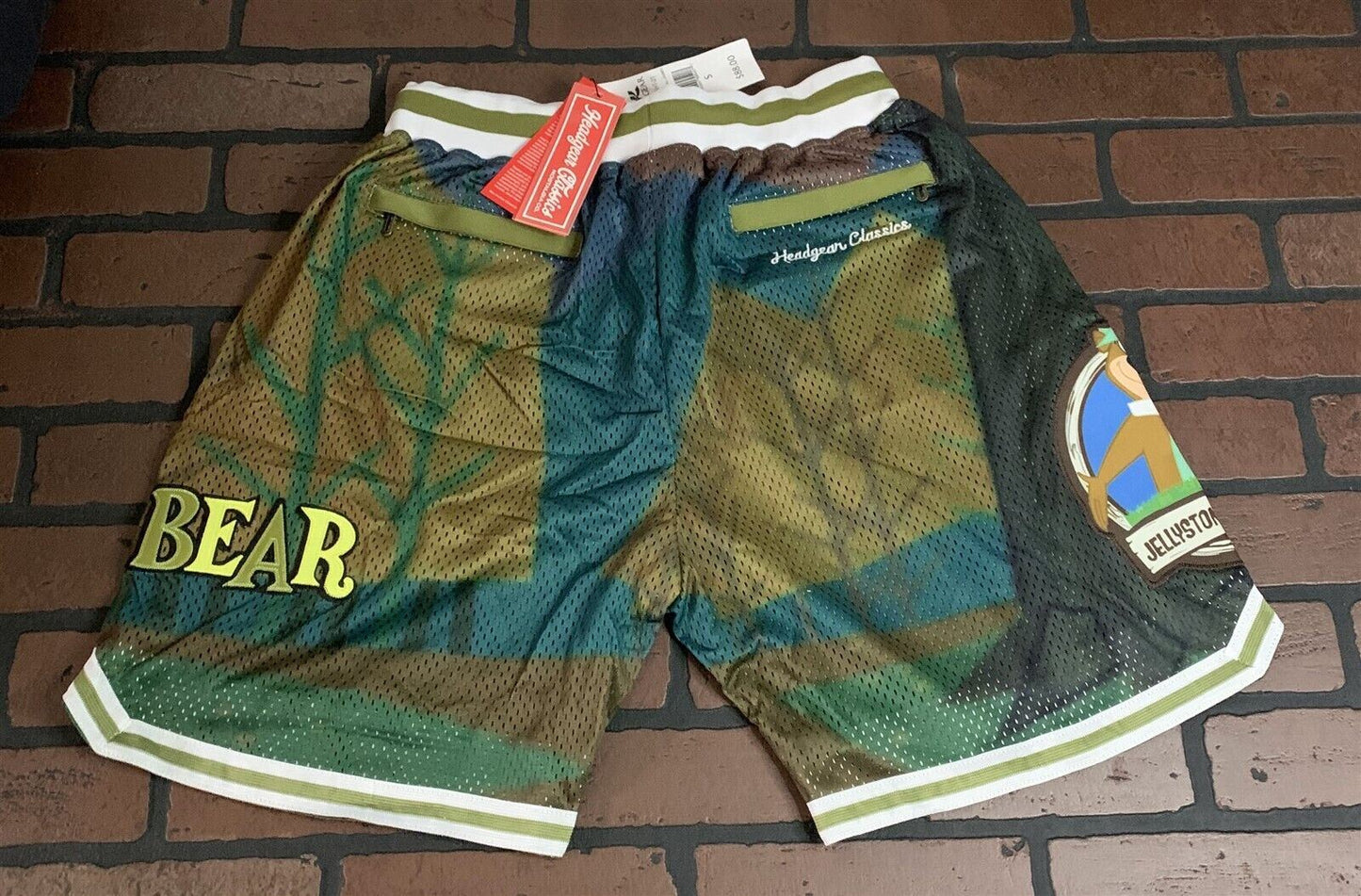 YOGI BEAR JELLYSTONE PARK Headgear Classics Basketball Shorts ~Never Worn~ S