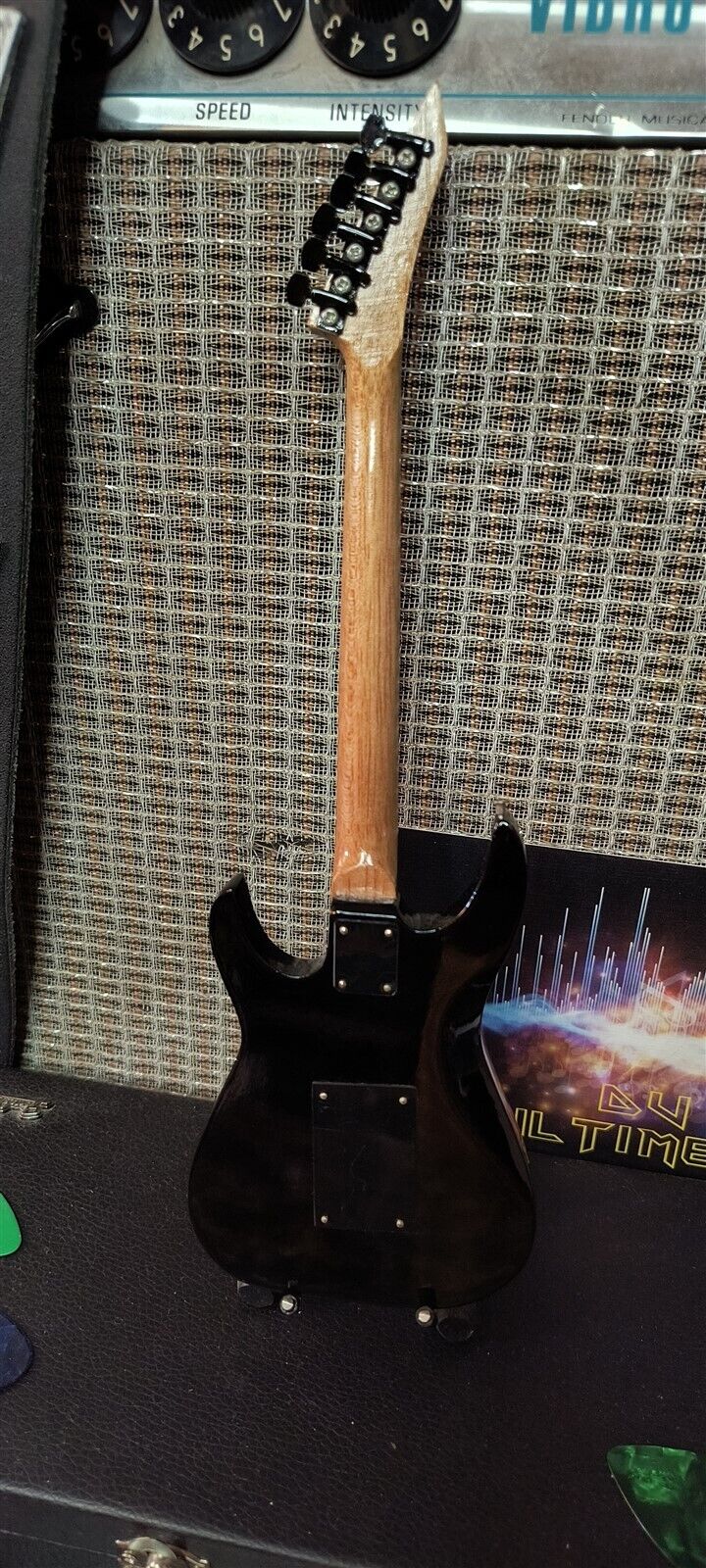 KIRK HAMMETT - Cult One Eye Replica 1:4 Scale Guitar ~Axe Heaven~