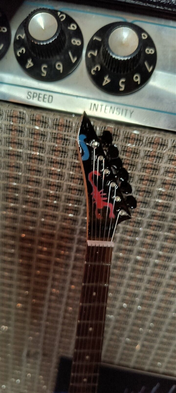 KIRK HAMMETT - Cult One Eye Replica 1:4 Scale Guitar ~Axe Heaven~