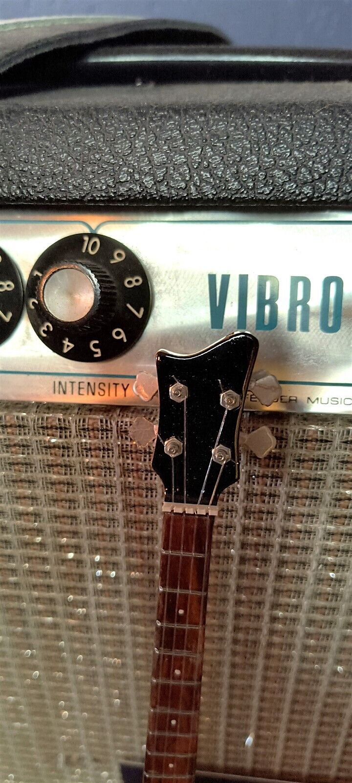 PAUL McCartney - Union Jack UK Violin 1:4 Scale Replica Bass Guitar ~Axe Heaven~