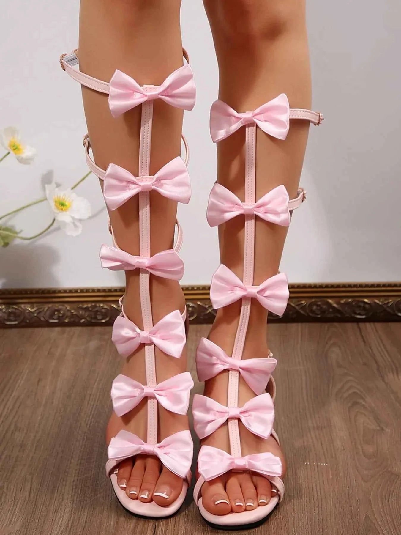 Chic Bow Heels: Strappy Sandals