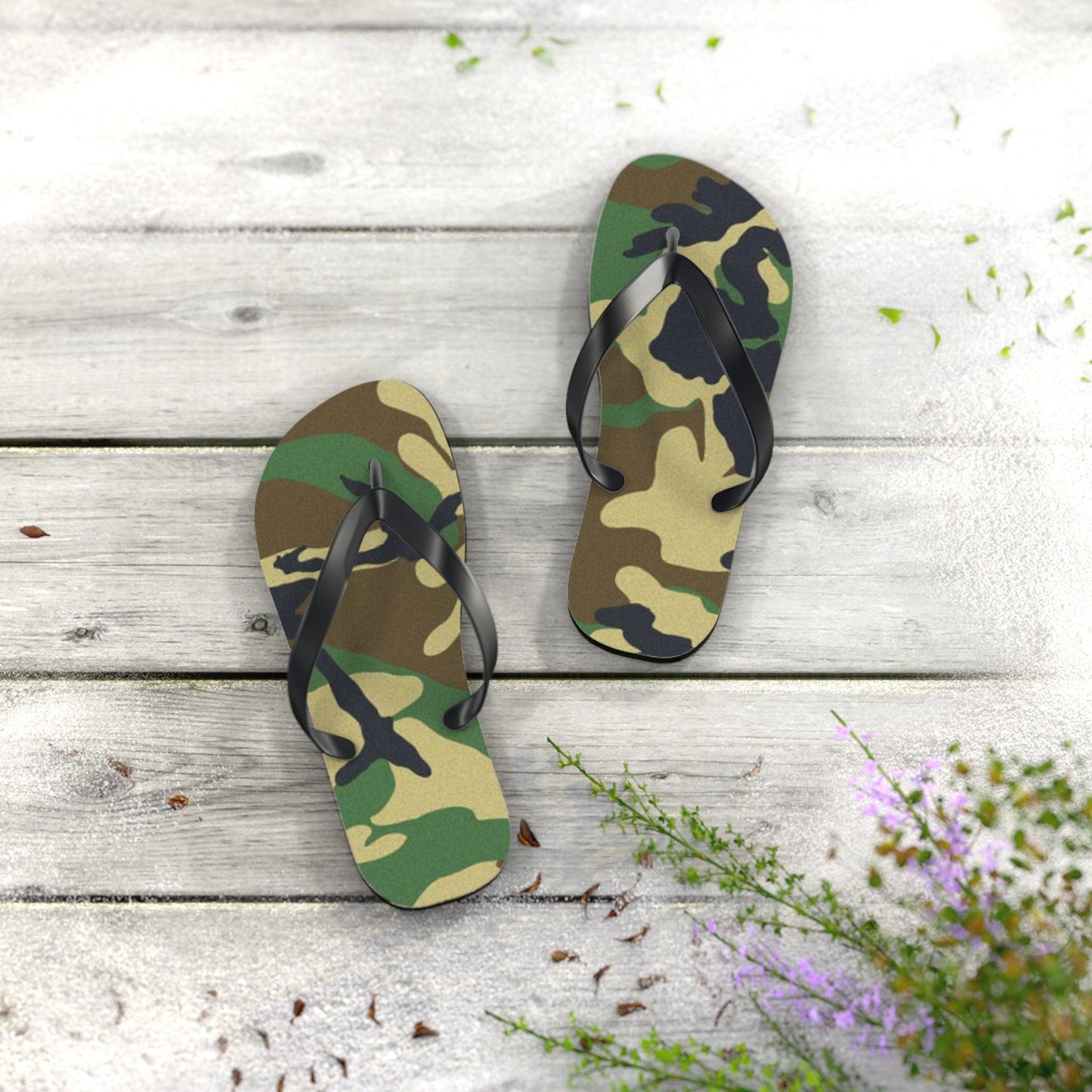 Men's Green Camouflage Flip Flops - Lizard Vigilante