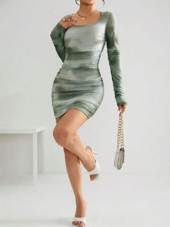 Ladies' Square Neck Printed Fashionable Slim Fit Dress With A Wrapped Buttocks