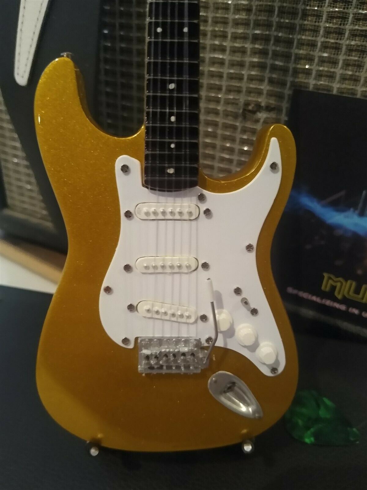 Metallic Gold Fender Strat 1:4 Scale Replica Guitar ~Axe Heaven