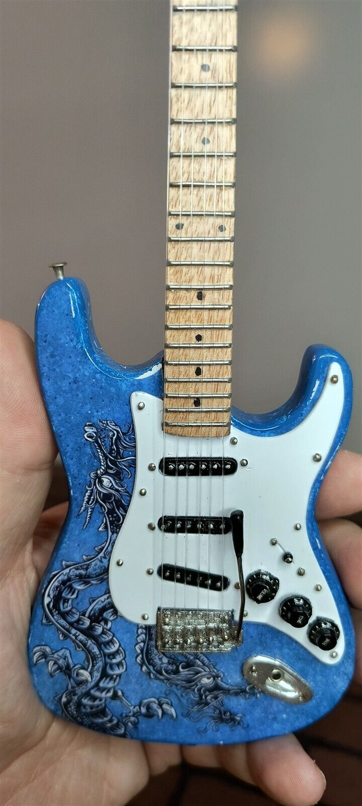 DAVID LOZEAU - The Dragon Fender Strat 1:4 Scale Replica Guitar ~Axe Heaven~