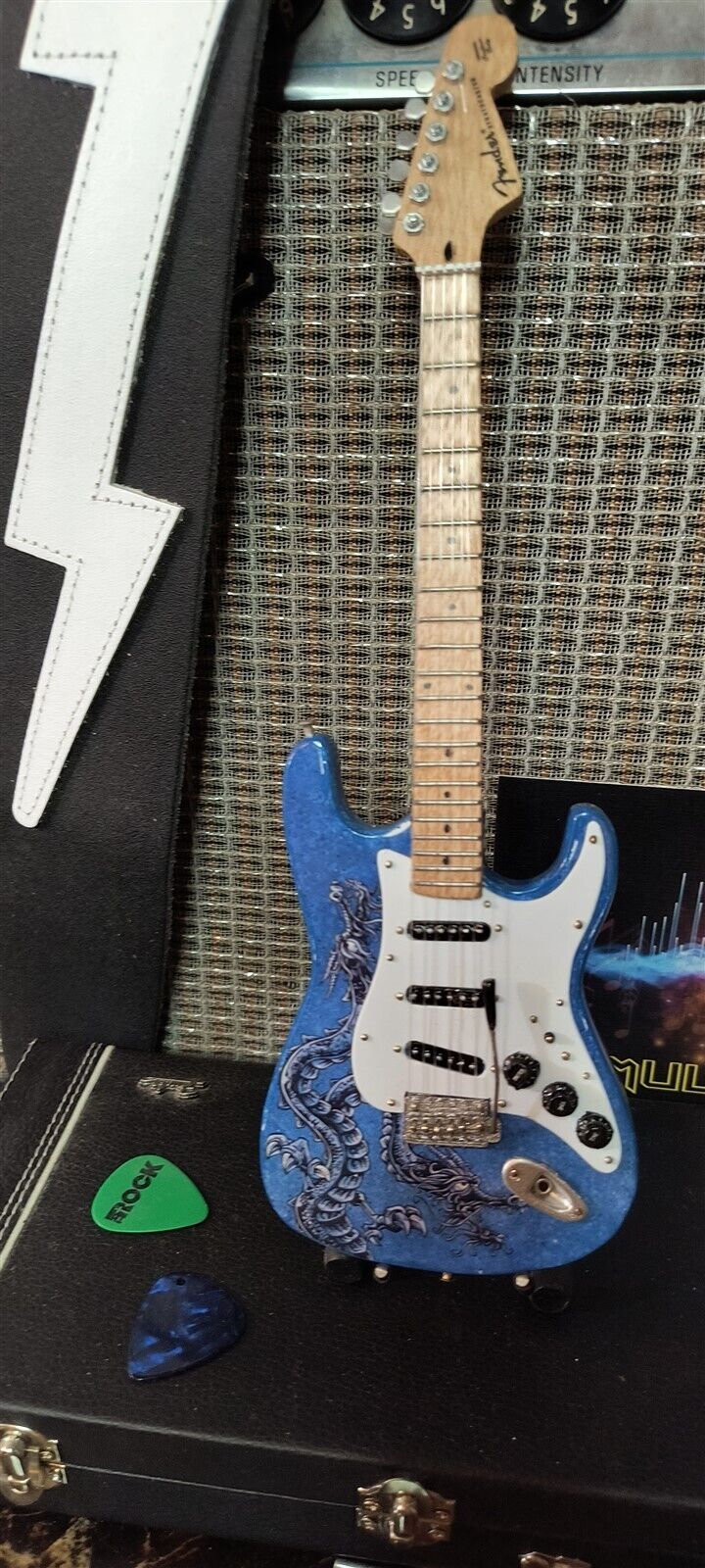 DAVID LOZEAU - The Dragon Fender Strat 1:4 Scale Replica Guitar ~Axe Heaven~