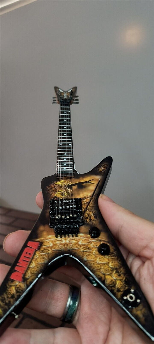 DIMEBAG DARRELL -Dean Southern Trendkill ML 1:4 Scale Replica Guitar~Axe Heaven~