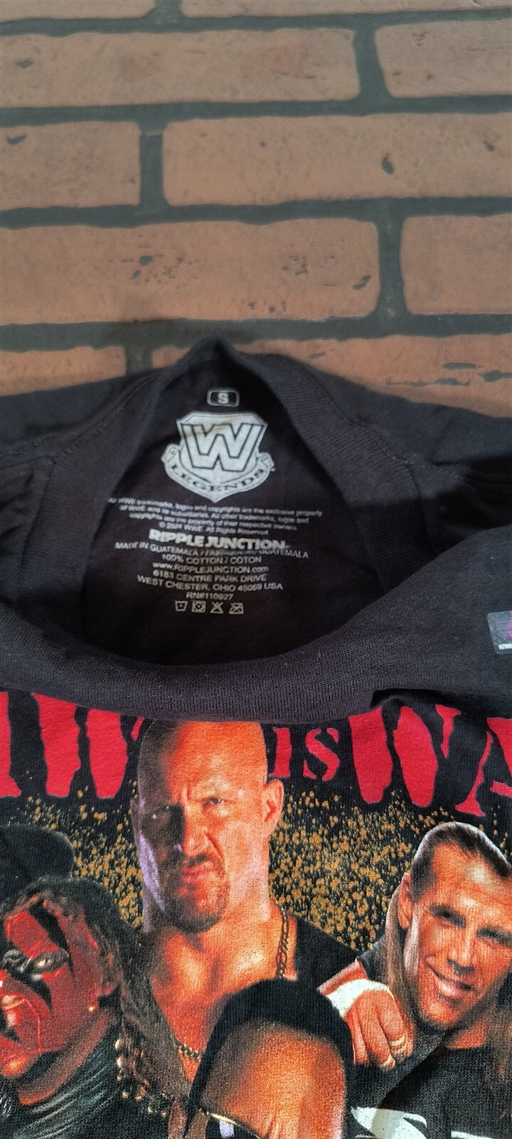 WWE MONDAY NIGHT RAW - Raw is War T-shirt ~Never Worn~ S