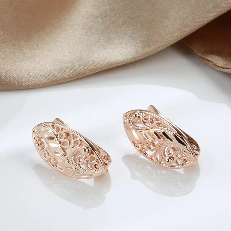 French Hollow Pattern Heart-shaped Earrings