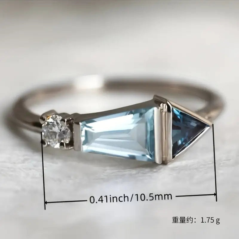 Simple And Light Luxury Inlaid Sea Blue Zircon Ring