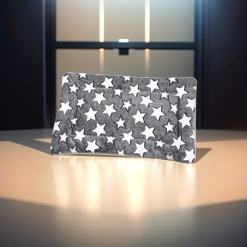 Warm Winter Pet Bed Mat - Soft and Thick Square Dog Crate Pad with Star Pattern, Polyester Fiber Fill, Suitable for Extra Small to Large Dogs - Insulated Cat and Dog Blanket for Kennel and Home Use