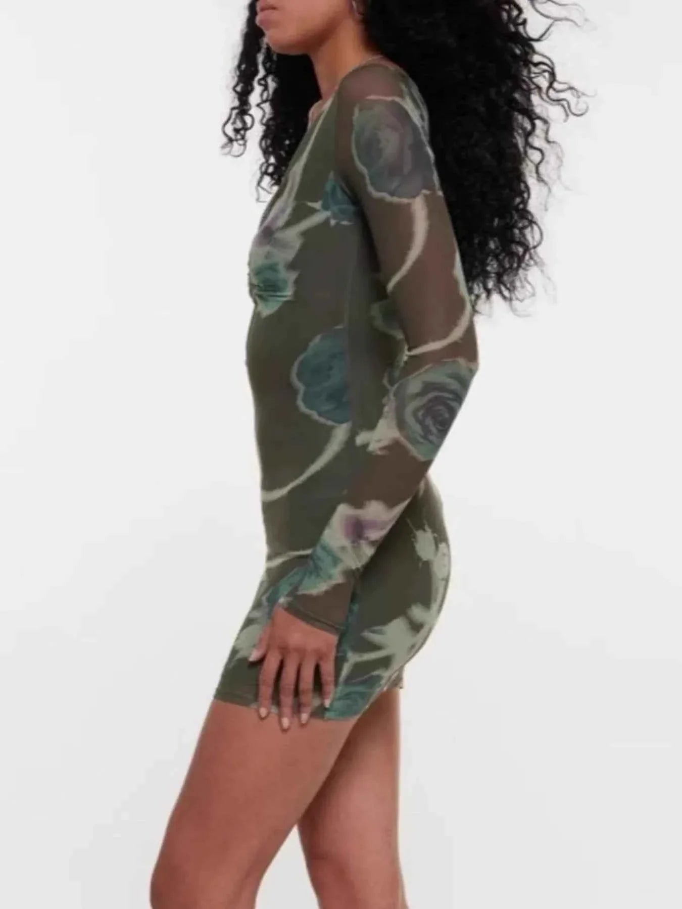 Long Sleeve Bodycon Dress : With Keyhole Detail