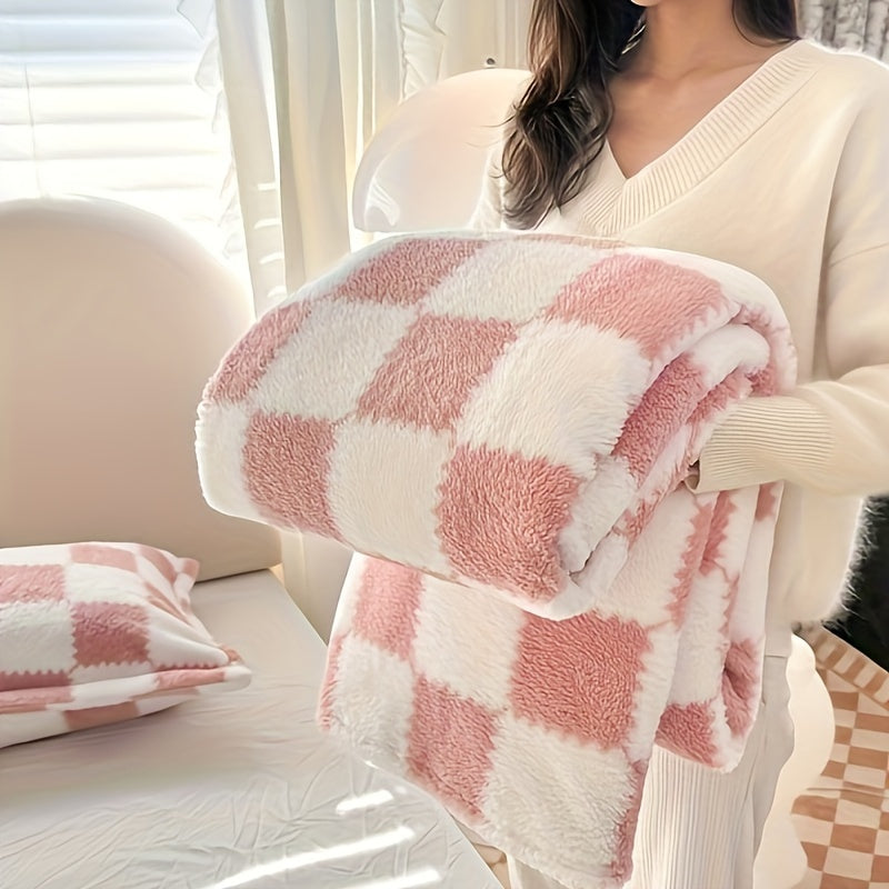1pc Cozy Traditional Style Plaid Flannel Blanket, Red And White Or Black And White, Soft Panda Velvet (Polyester Fiber), Warm Travel Pet Blanket For Dogs And Cats, Washable, Christmas present
