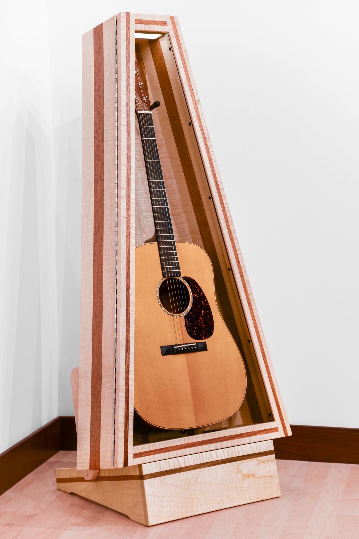 ClimaStand Triangle Humidor with Base - Flamed Maple with Mahogany