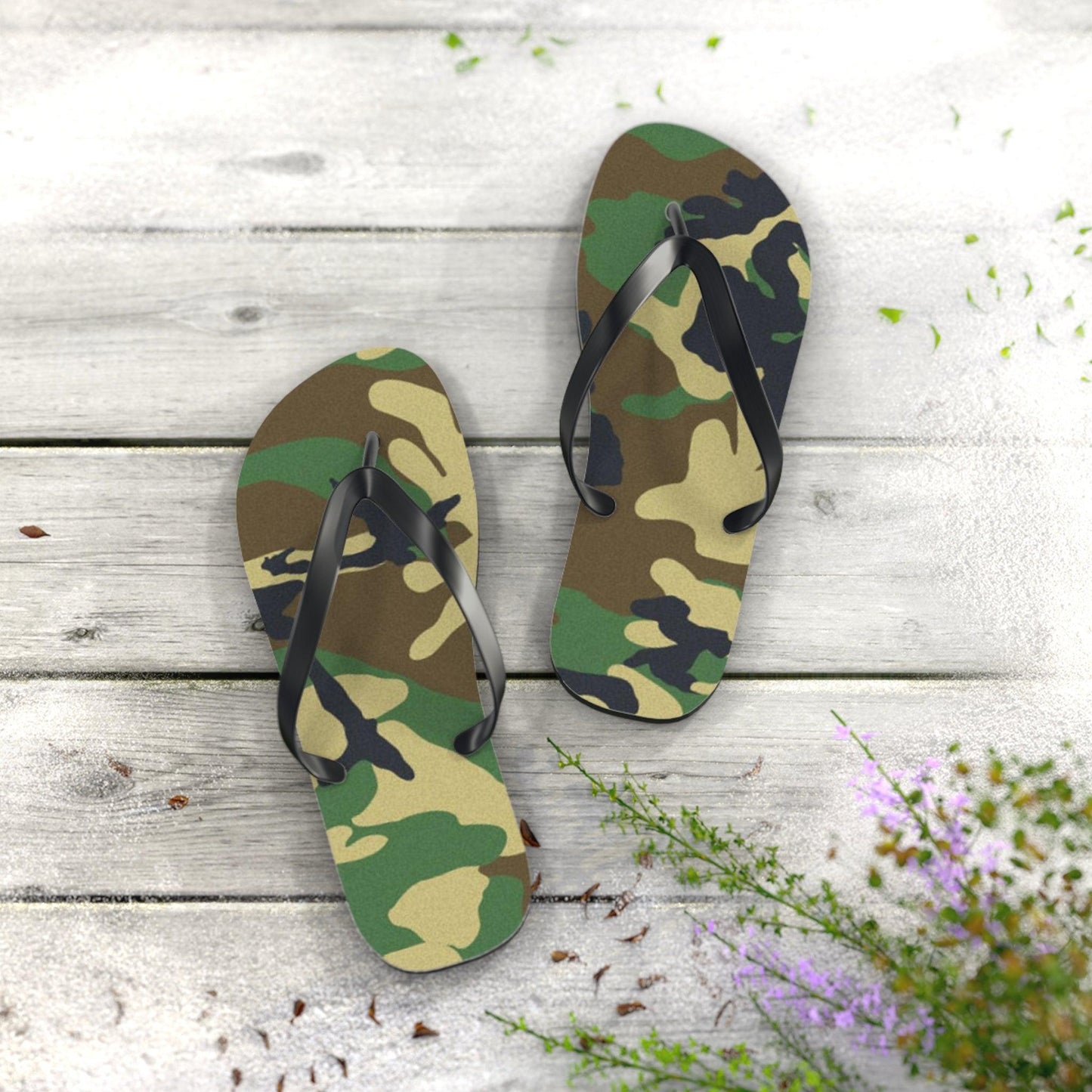 Men's Green Camouflage Flip Flops - Lizard Vigilante