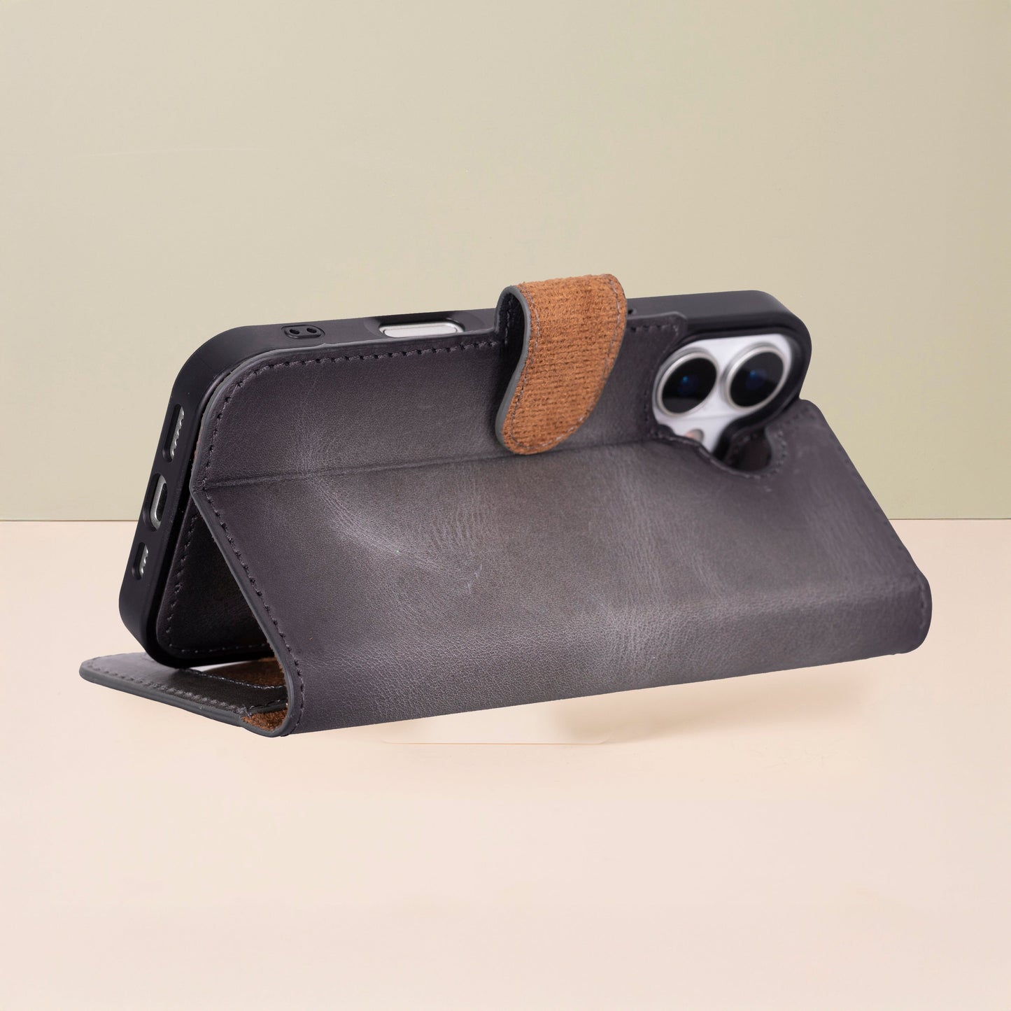 Leathere iPhone 17 Wallet Case – Gray - New York